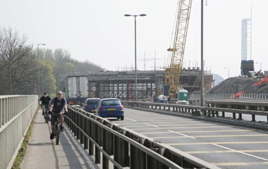 Cycle lane on the expressway